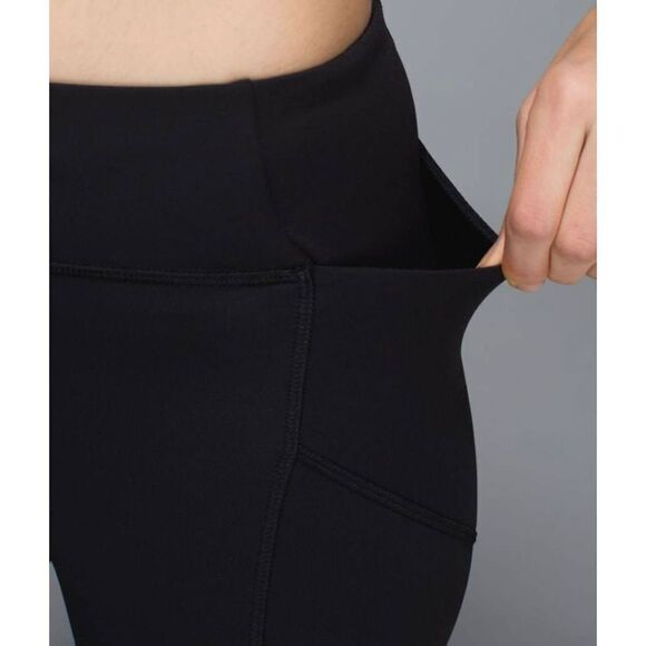LULULEMON ATHLETICA Stash It Crop in Black Size 4 - Picture 5 of 7